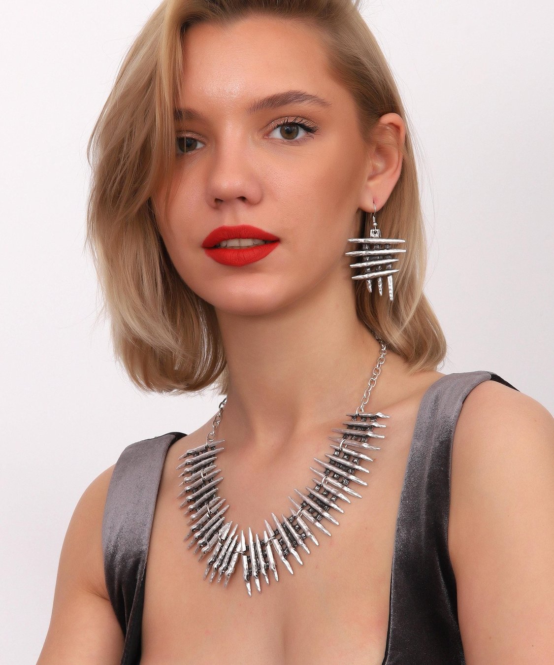 Hammered Silver Plated Jewelry Set: Boho Necklace and Earrings