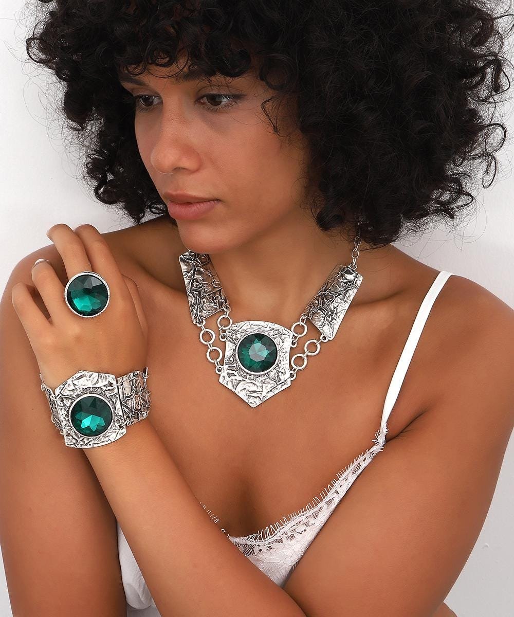 Vintage Green Crystal Jewelry Set: Boho Silver Necklace, Bracelet & Earrings