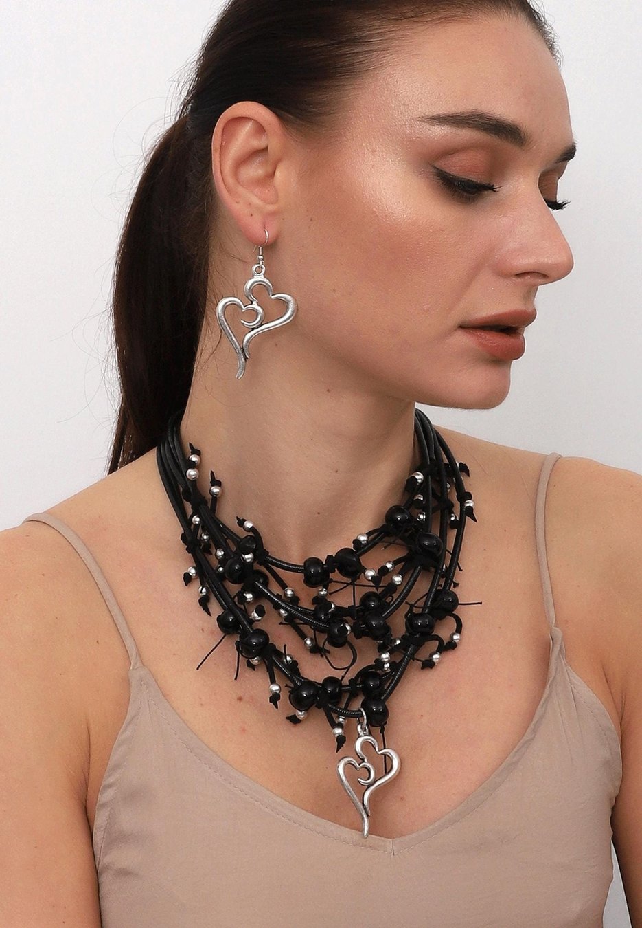 Bohemian Heart Pendant Jewelry Set: Handmade Black Bead Necklace & Earrings