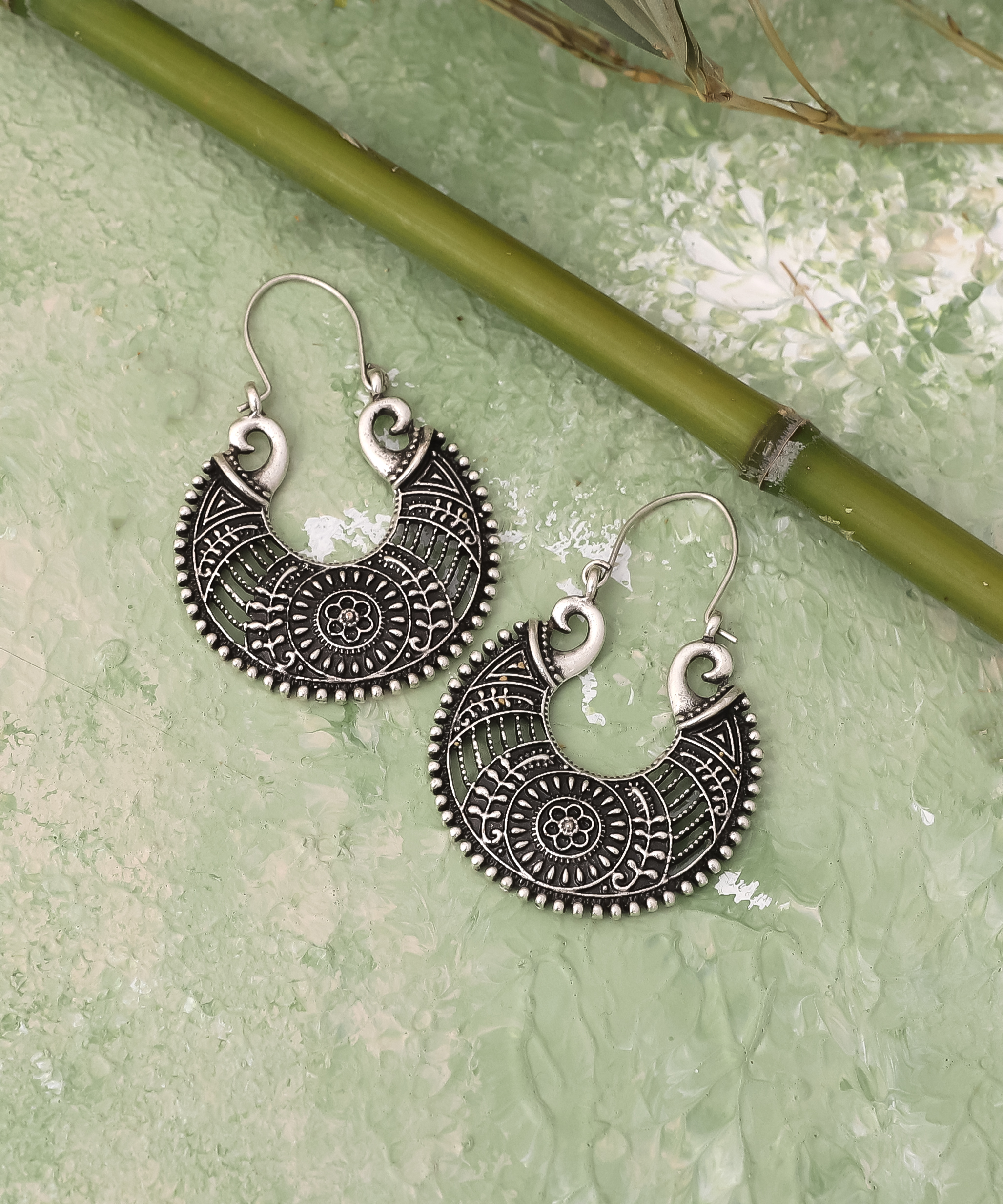 Antique Silver Plated Fligree Oval Circle Earrings