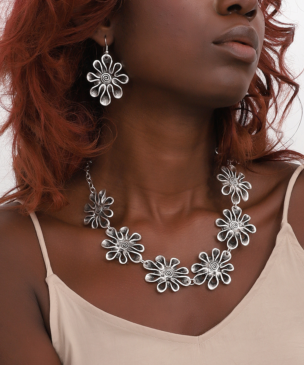 Antique Silver Flower Design Necklace and Earrings Set